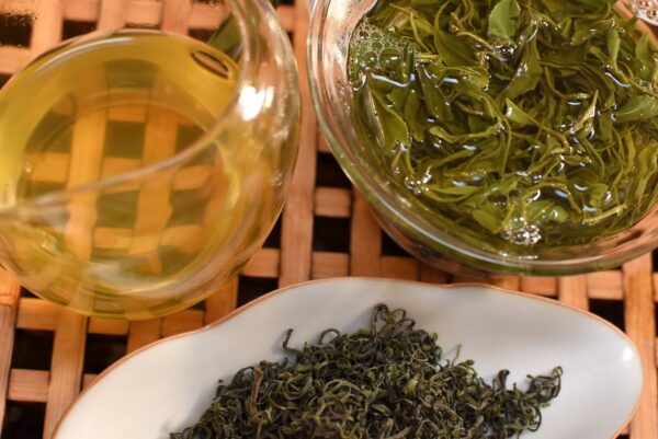 Lushan Yun Wu, Lu hegy felhői zöld tea - kevésbé pirított, lágyabb variáns - 2025 - Image 6