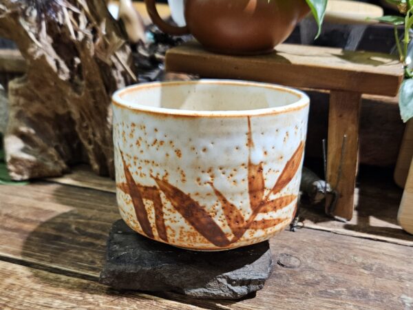 Vörös Bambusz, mázas Minoyaki chawan, Mino kerámia, Japán
