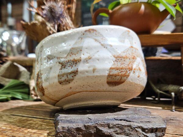 Minoyaki shino mázas chawan, Mino kerámia, Japán