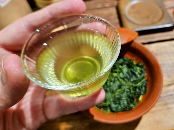 Kabusecha Ujimidori - Wazuka, Organikus Uji farmtea 2025 - kukoricás édesség és füvek a csészében - Image 7