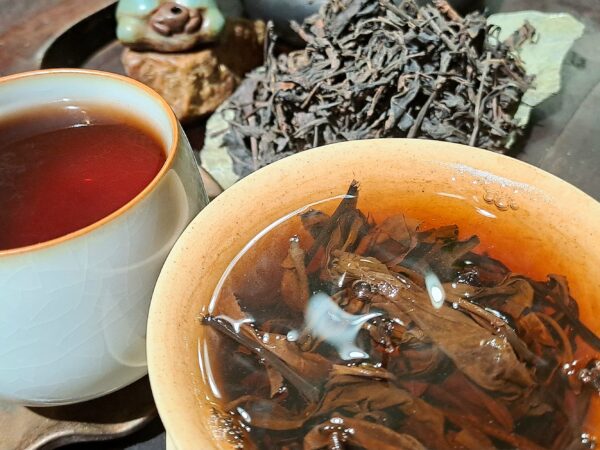 Illatos Levelek Yaoshan Liubao Heicha 2007 | köves, földes ízű, szertartásos öreg tea - Image 3