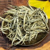 Prémium Yunnani Ezüst Tűk | Körtés, bársonyos fehér tea - 2025