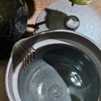 Kakaóbarna, pettyezett mázas shiboridashi kanna - kiotói kerámia 140ml