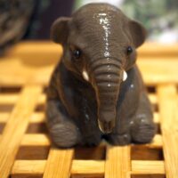 Yixingi agyag bébi elefánt teaszent – boldogan fürdőzik a jünnani teákban.